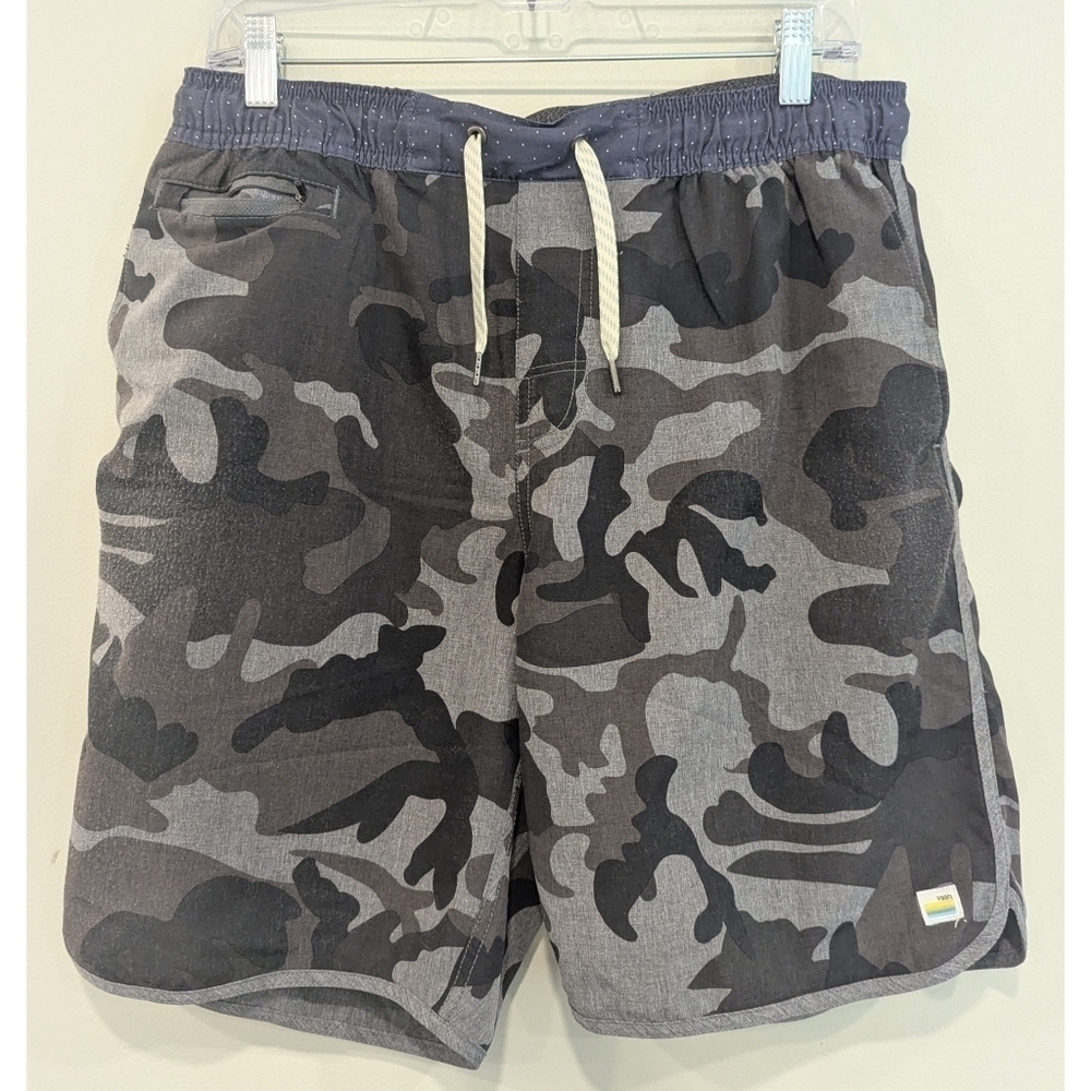 Vuori Banks Camouflage Athletic Shorts Size Medium